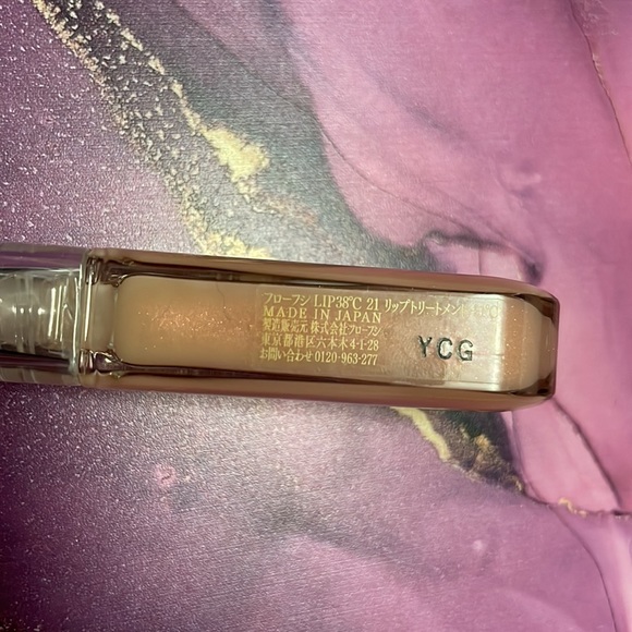 Japan Flowfushi Lip 38℃ (+1℃) treatment - Picture 8 of 8